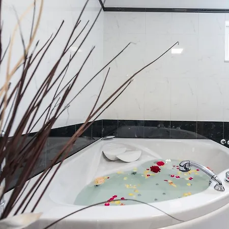 Penthouse Viewpoint *