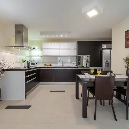 Penthouse Viewpoint Apartman *