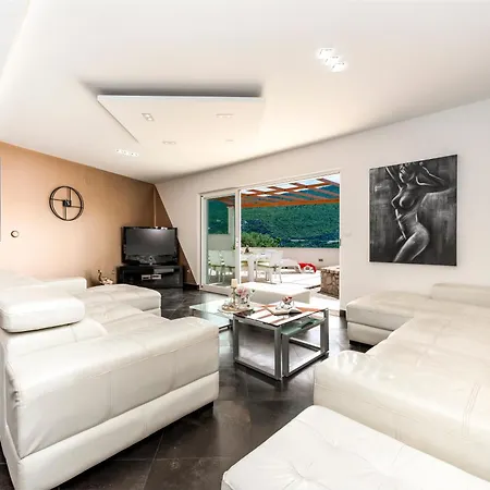 Penthouse Viewpoint 아파트